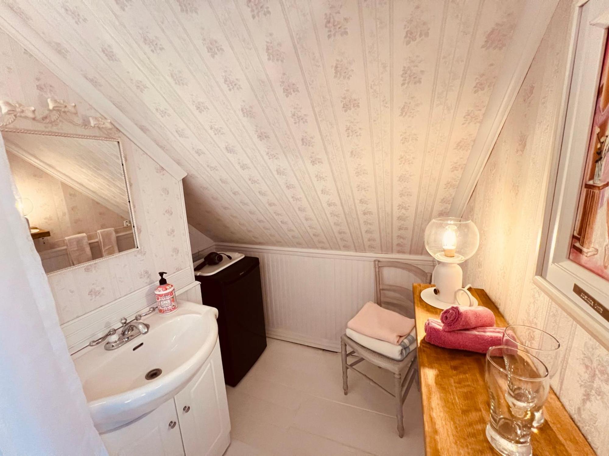 Bed and Breakfast Bed & Cafe Petit Papillon Grandes-Bergeronnes Pokój zdjęcie